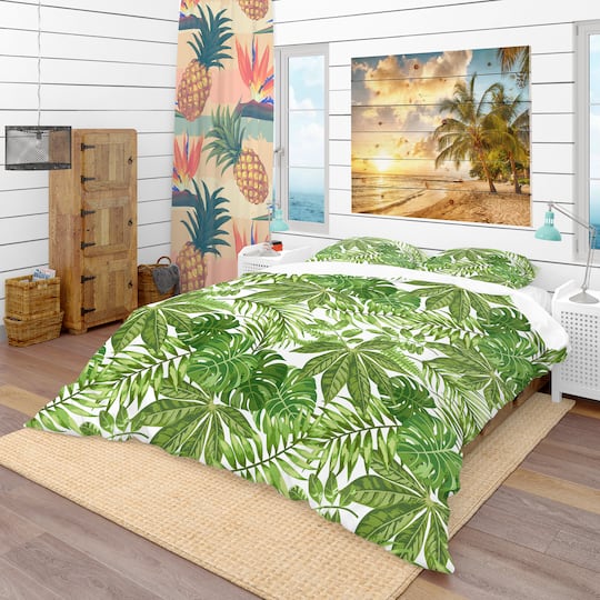 Designart 'Exotic Pattern with Tropical Leaves' Tropical Bedding Set